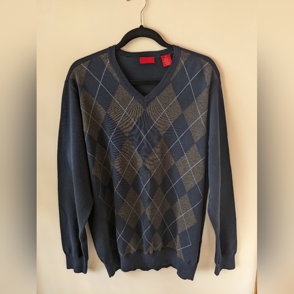 Izod Men's V-Neck Sweater - Navy and Brown Argyle
